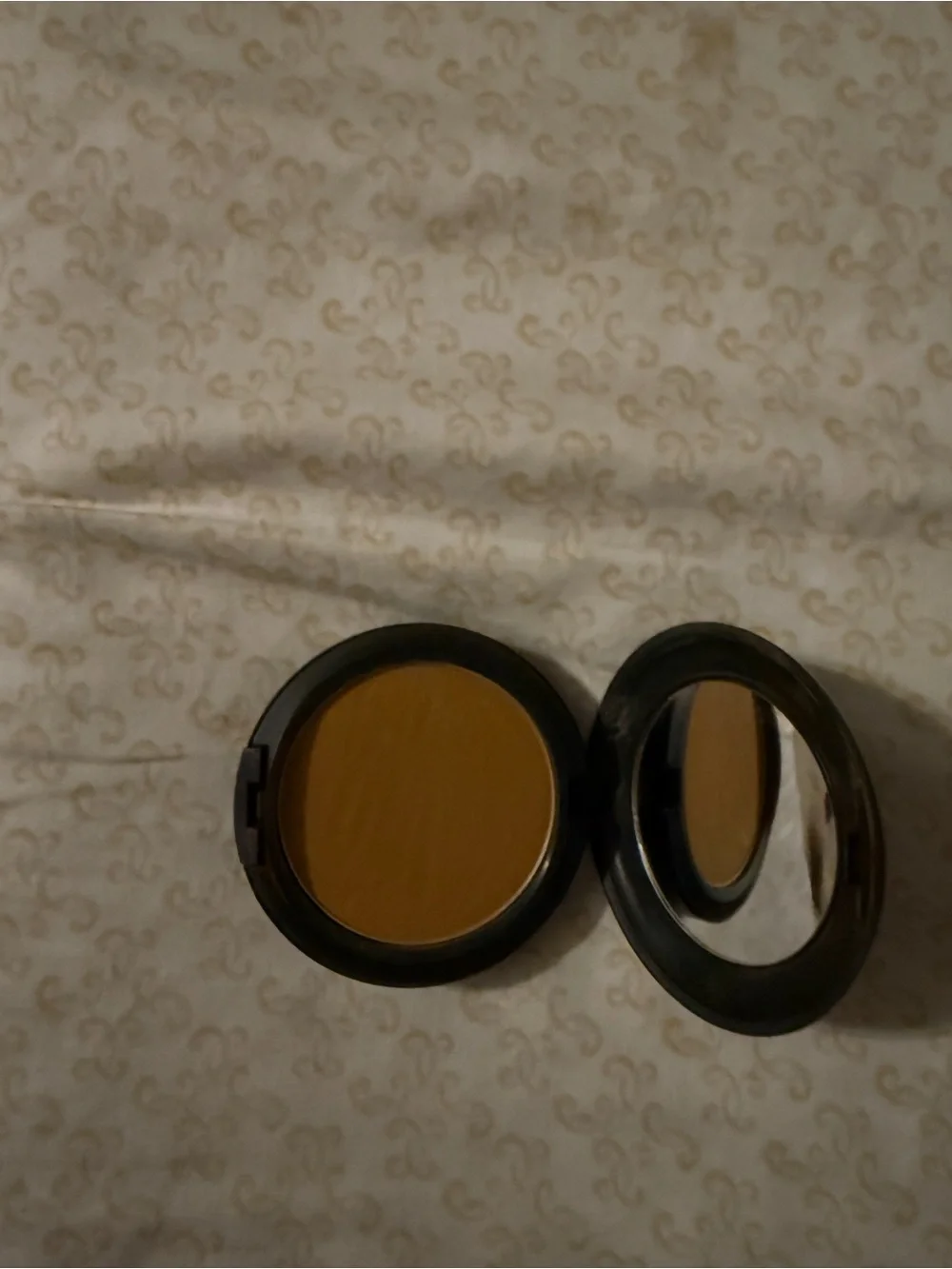 MAC Cosmetics Studio Fix C8 Powder Plus Foundation old formula like new